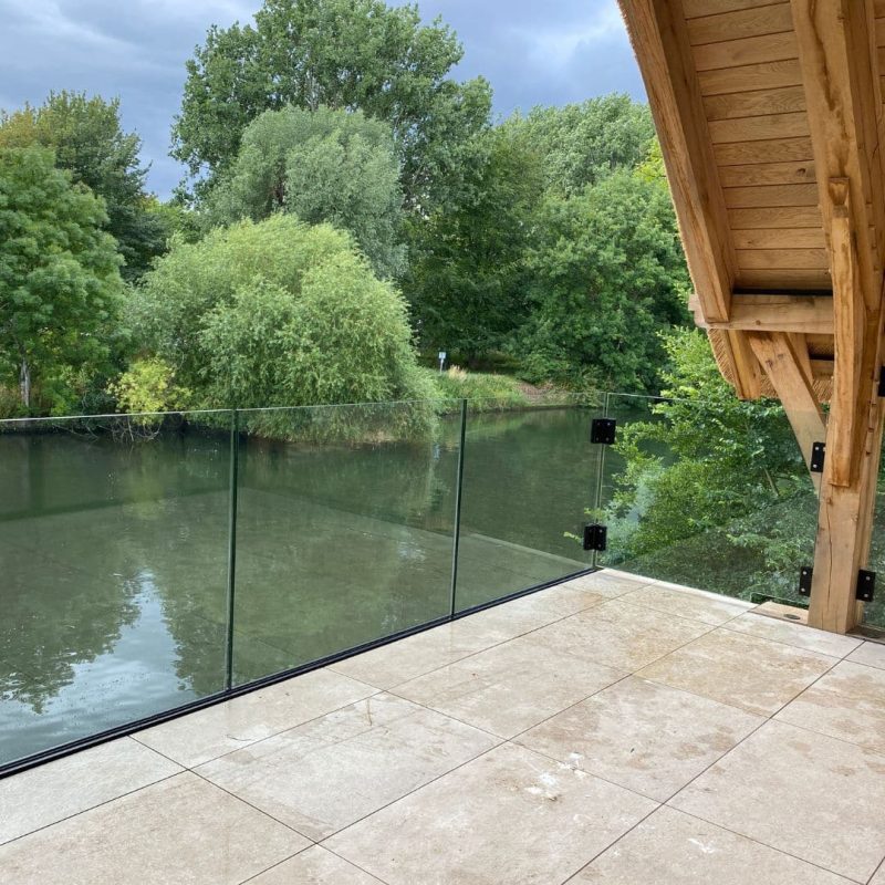 frameless-glass-balustrade-balcony-m113